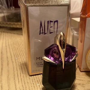 Mugler Alien EAU DE PARFUM 1 Fl Oz